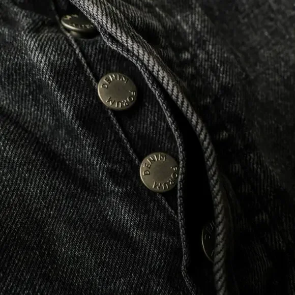 Aritizia Denim Forum The Ex Boyfriend Short Black Eyeliner High Rise Cutoffs 26 - Picture 3 of 9